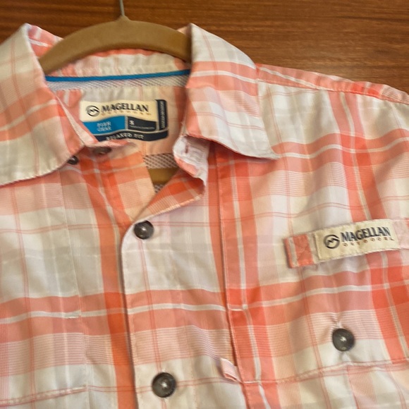 Magellan Fish Gear Mens Sz S Long Sleeve Relaxed Fit Vented Orange/Peach Plaid - Picture 2 of 16
